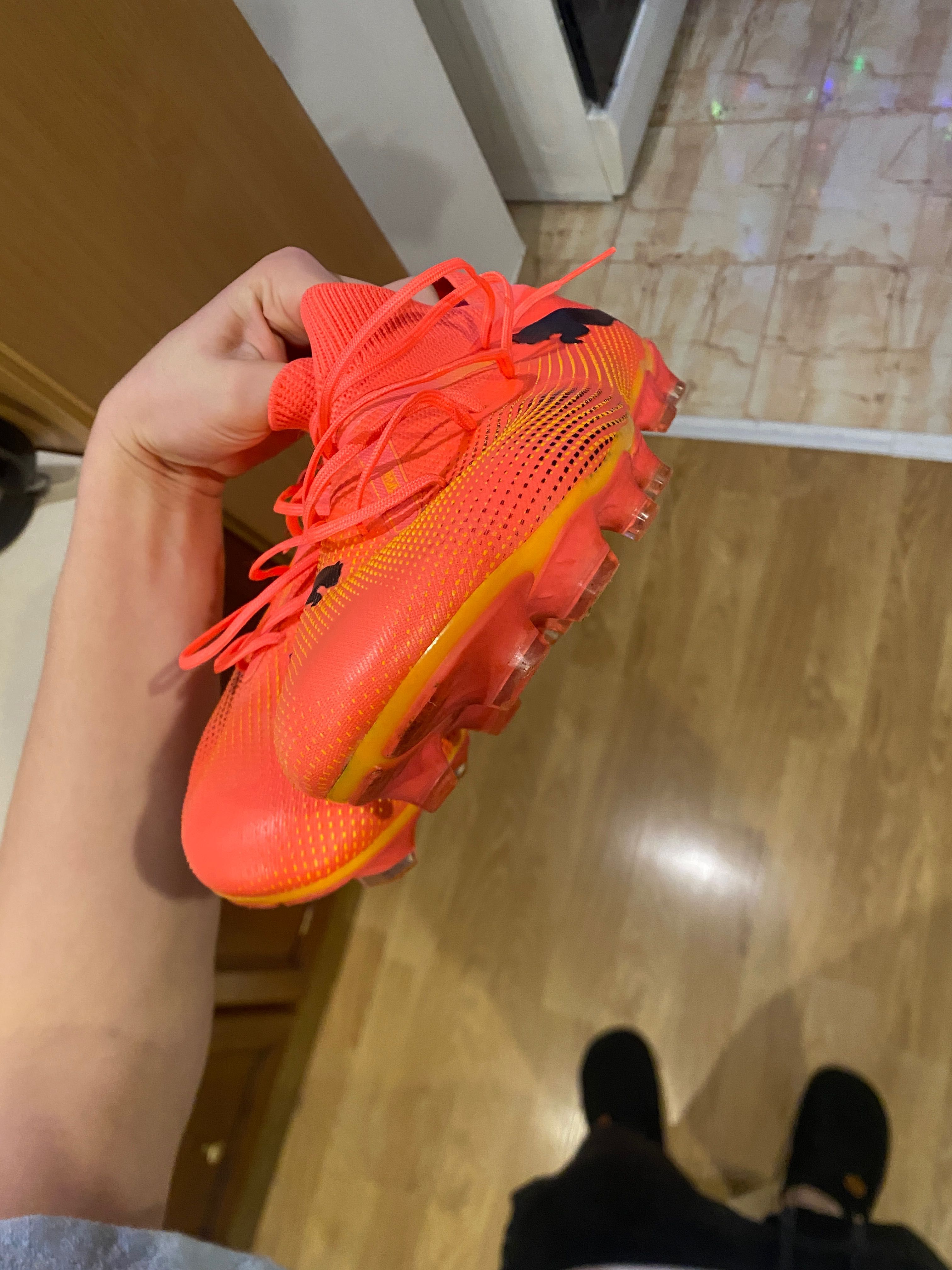 vând ghete de fotbal puma