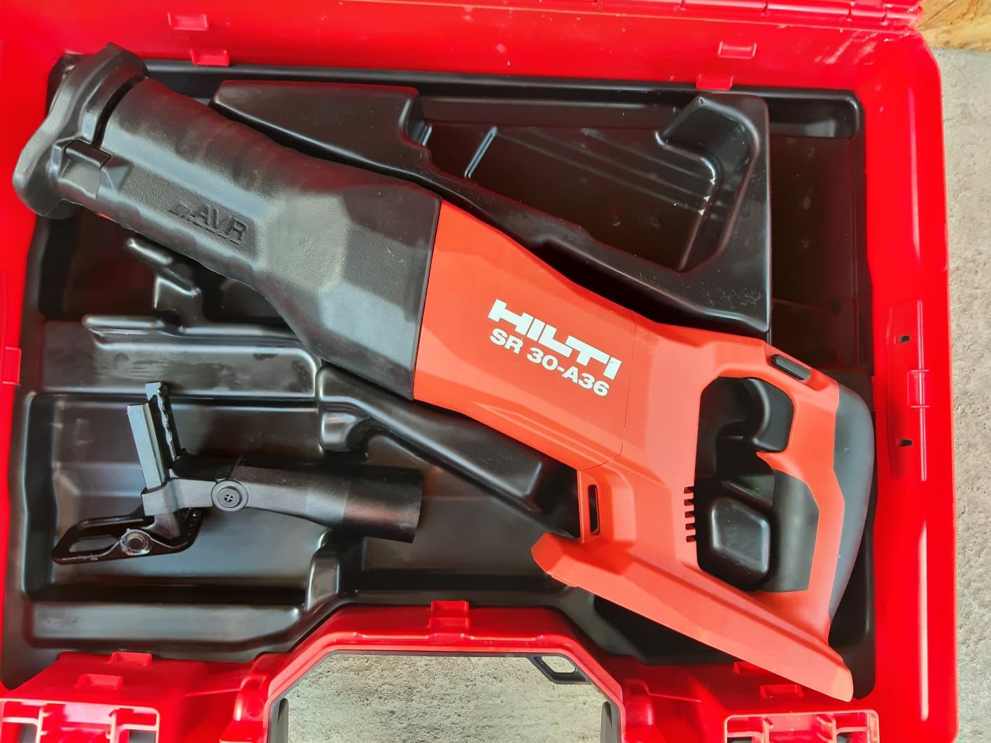 Hilti ferestrau sabie pe acumulatori de 36 V