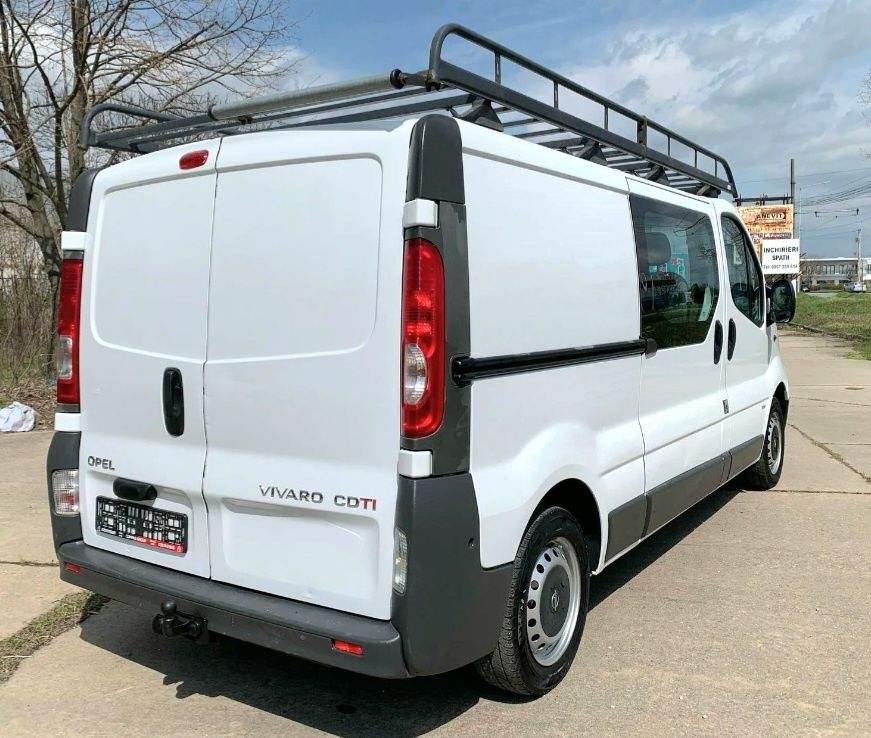 OPEL VIVARO EXTRA LUNG 5+1 Locuri si Marfa