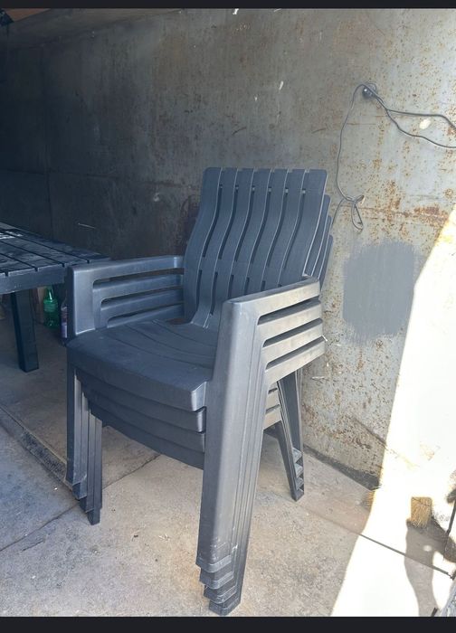 Продам комплект стол+стулья