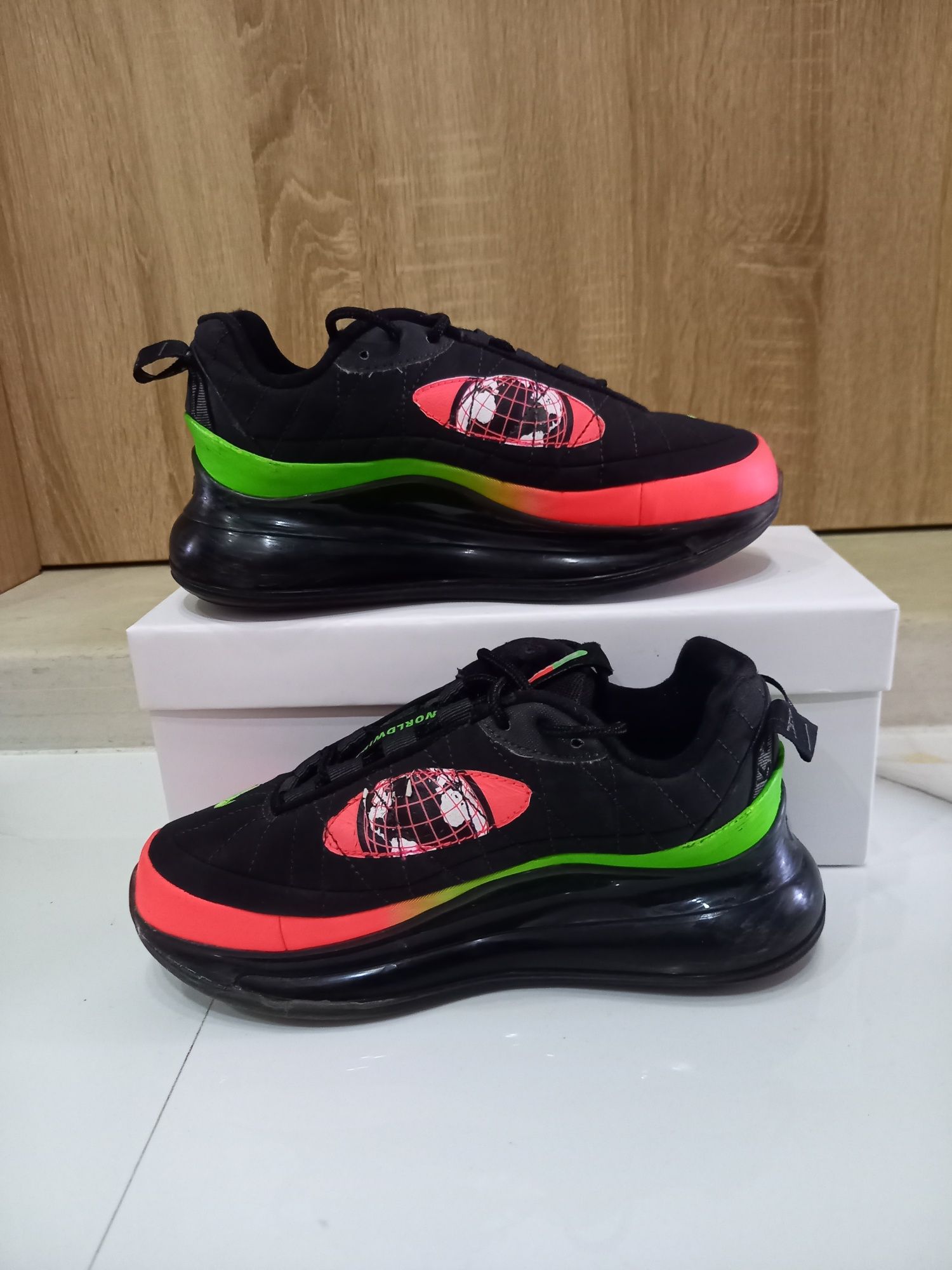 Детски обувки Nike air max 720-818