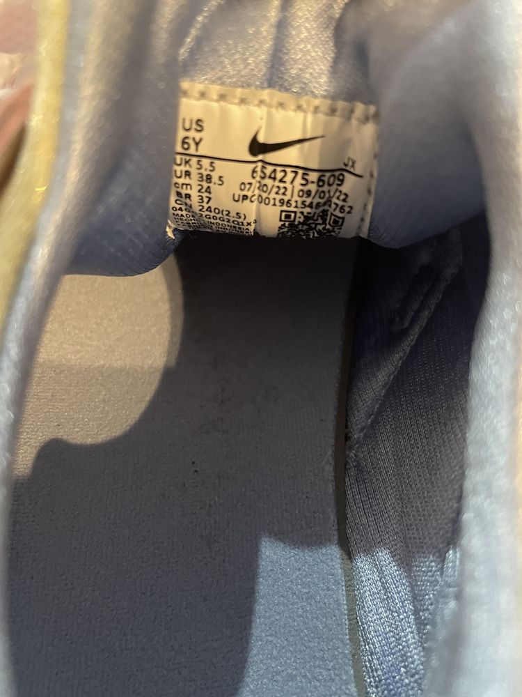 Adidasi Nike 38.5