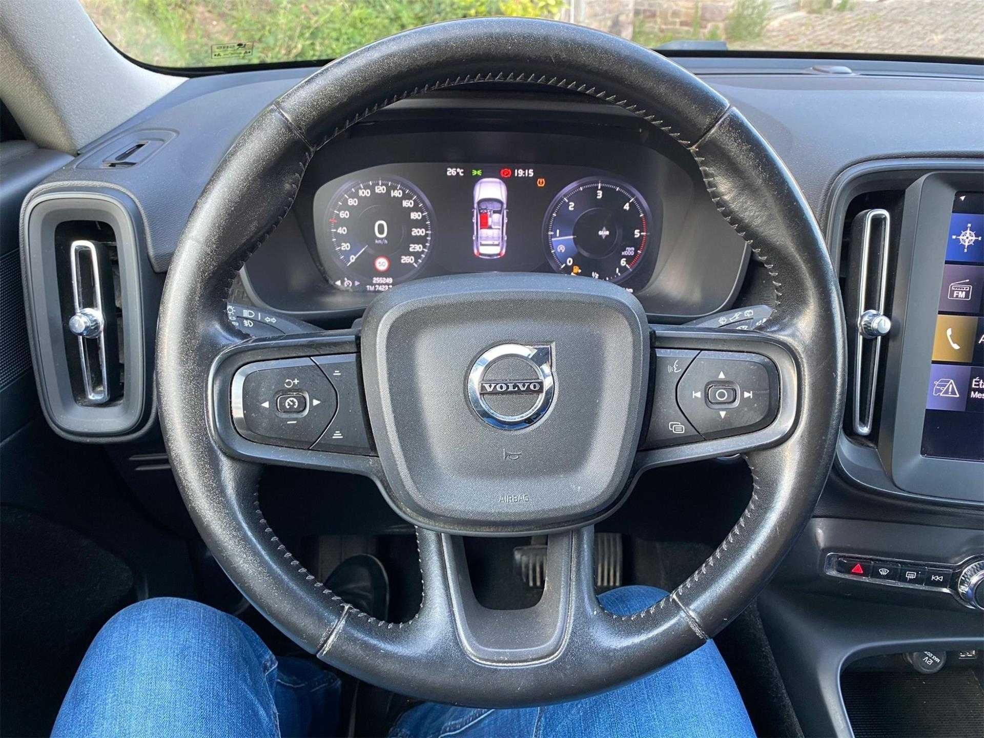 Volvo XC40 2.0 D3 Momentum - Diesel - Manual - 150 hp - 255.249 km