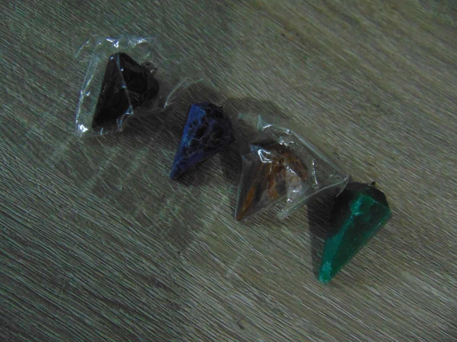 pentru radiestezie,pendule de diferite culori din cristal