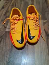 Ghete de fotbal Nike Phanton