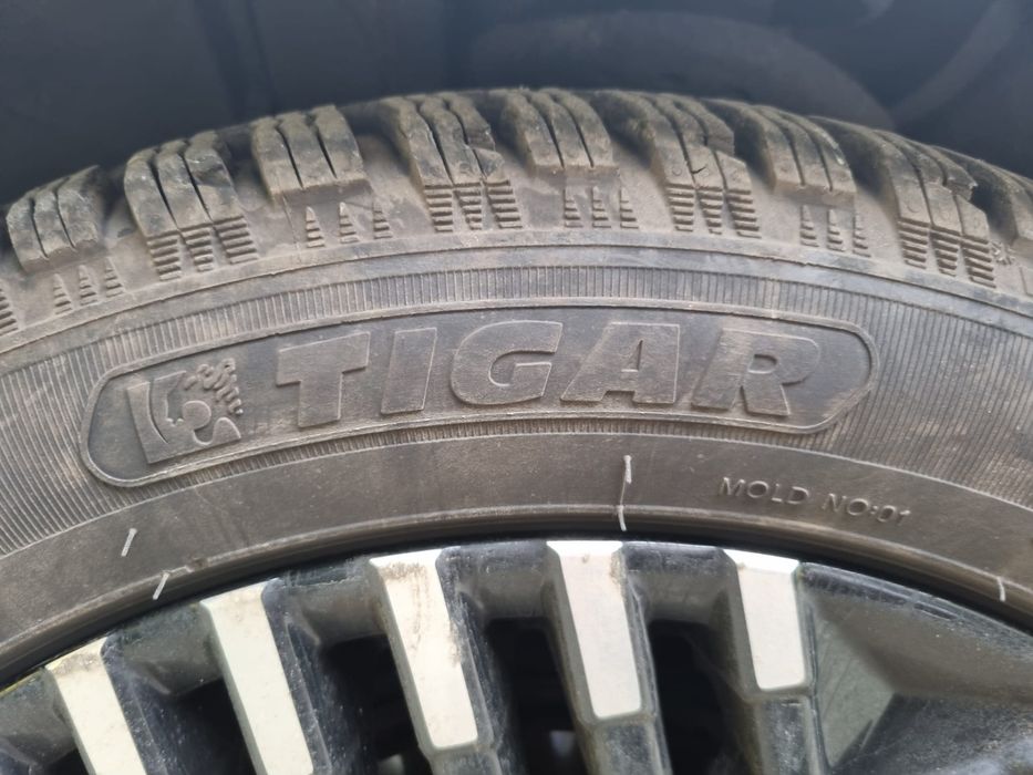 Cauciucuri aproape noi 215 50 17
