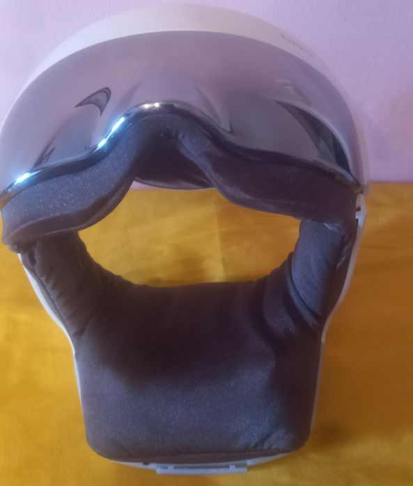 Aparat de masaj pentru cap si ochii Breo
