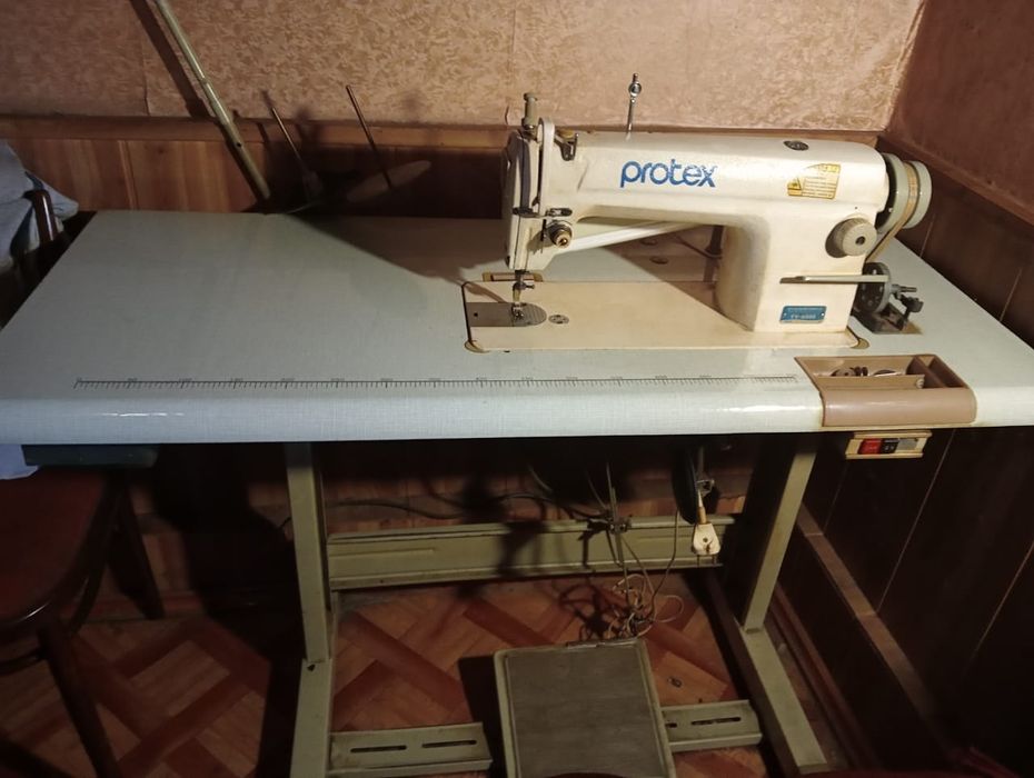 Швейная промышленная машинка