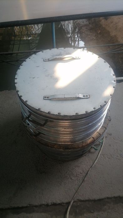 Manti qosqon sotiladi