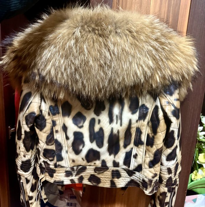 Кожено яке с огромна яка от ракун