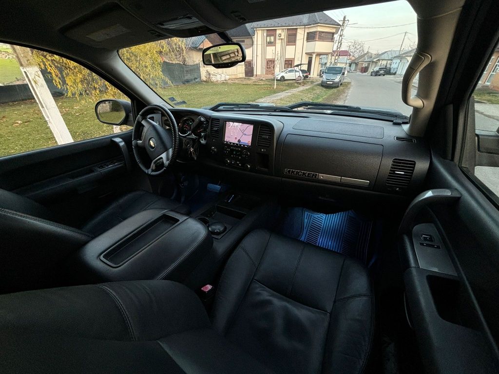Inmatriculat RO - Chevrolet Silverado Diesel 6.6 v8 DURAMAX 400Cp, 4x4
