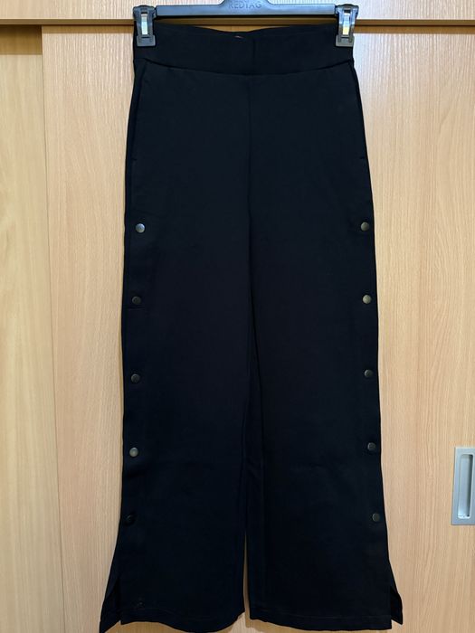 Брюки новые плотные на 12 лет