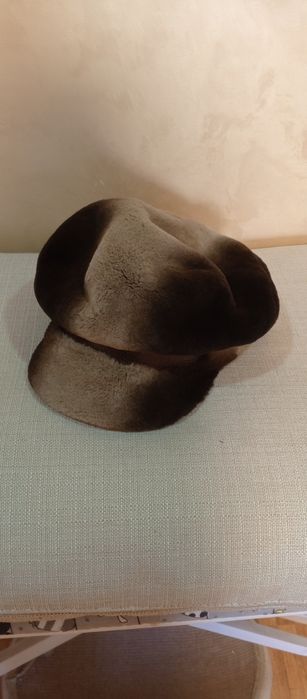 Продам шапку кепи из натурального меха
