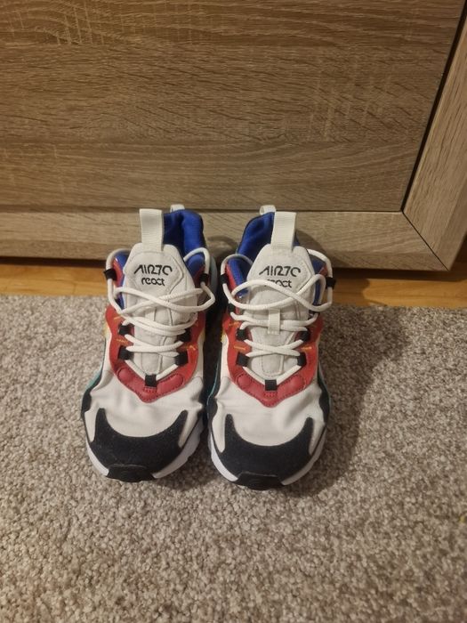 Adidasi react  element