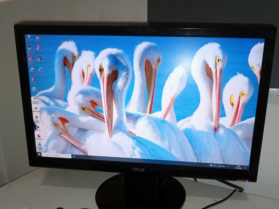 Vonitor Dell 17" si AOC 19" VGA si DVI, audio si USB