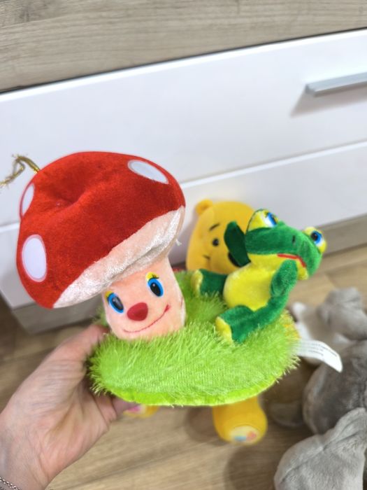 Лот плюшени интерактивни и музикални играчки