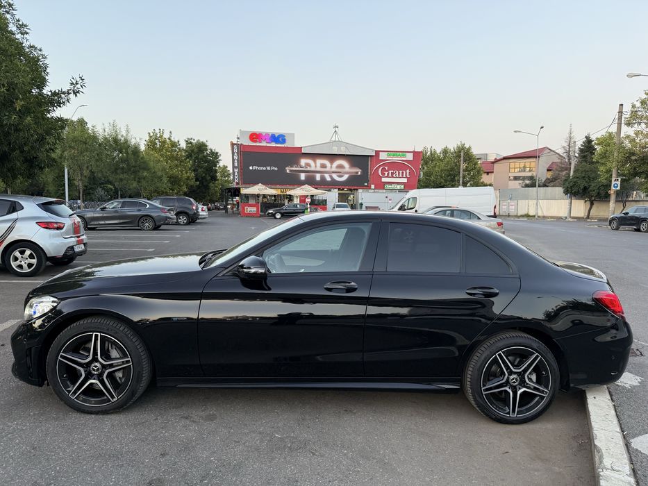 Vând Mercedes C300 Hybrid 4matic