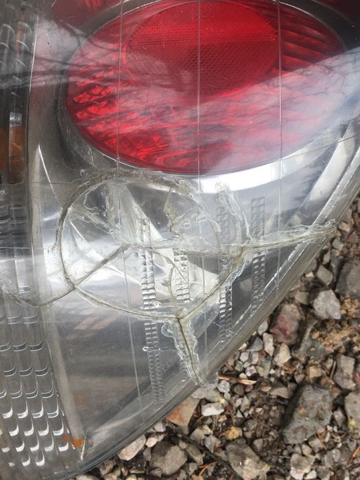 Стоп лексус is200 ис200 заден счупен лепен