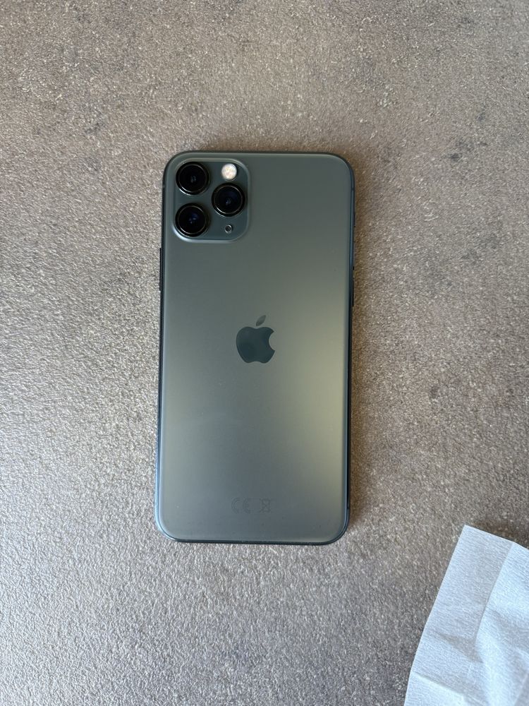 Продавам iPhone 11 Pro 256GB + AirPods 2 (в комплект)