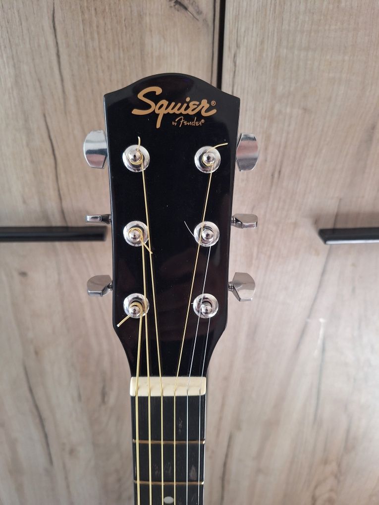 Акустична китара squier SA-105