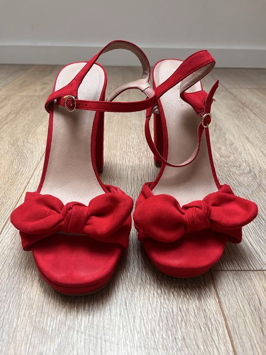 Червени обувки на ток 41