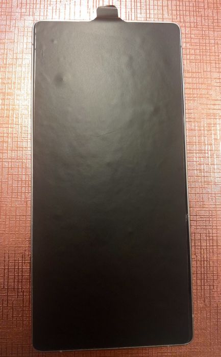 Yangi telefon sotiladi