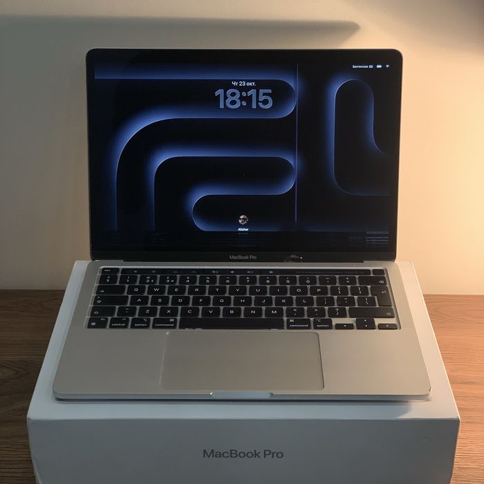 Macbook Pro M1 2020 8/512гб 13" Silver 94% акб 100 циклов