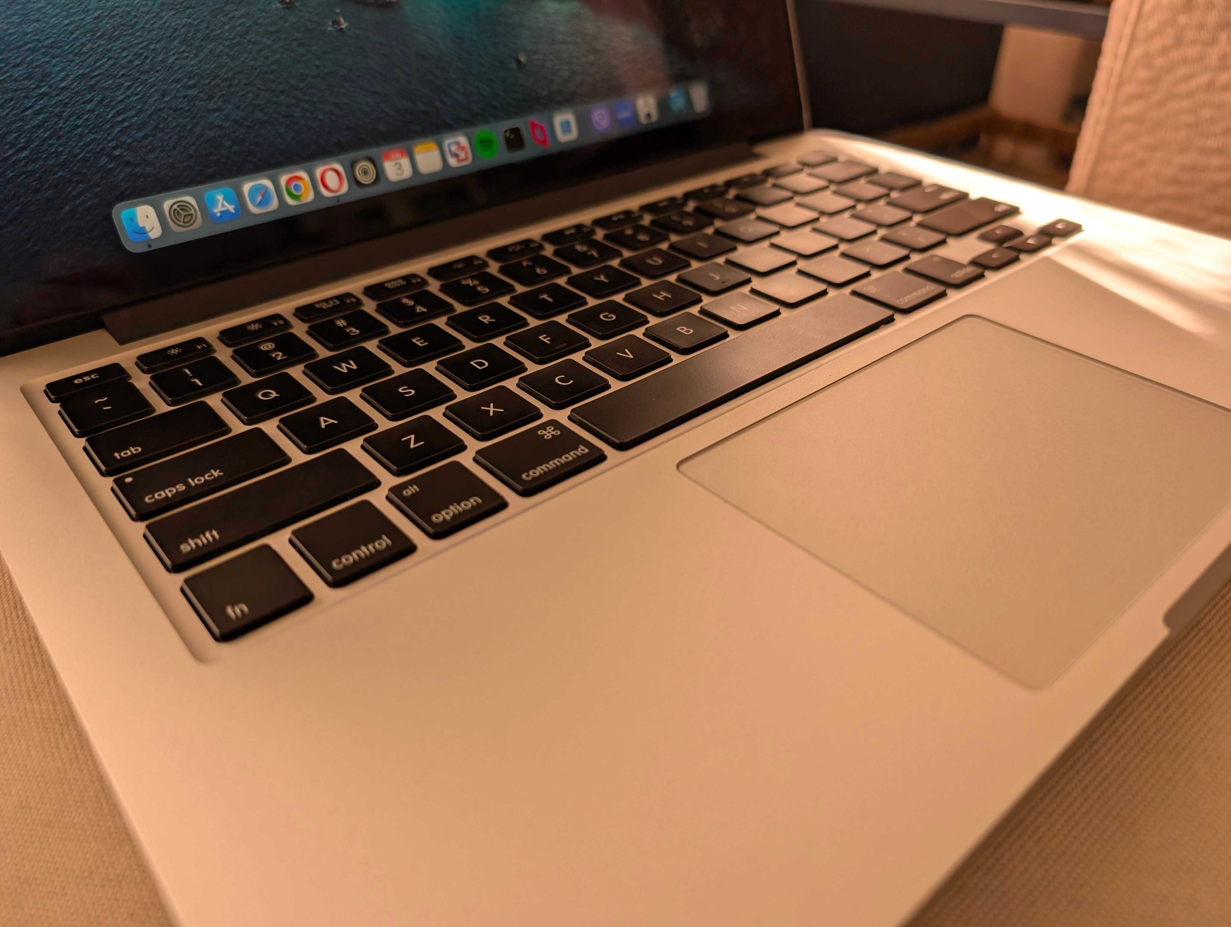 MacBook Pro (Retina, 13-inch, Early 2015) i5/8/128 // ПОЧТИ НОВ