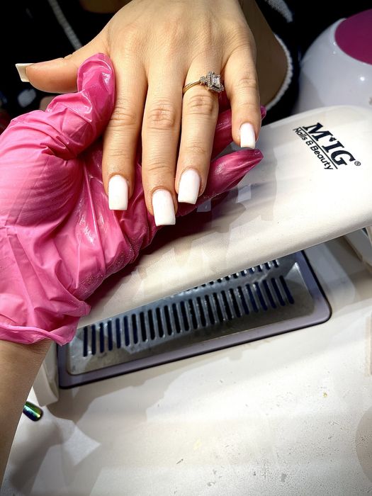 Apic unghii cu gel si semipermanenta