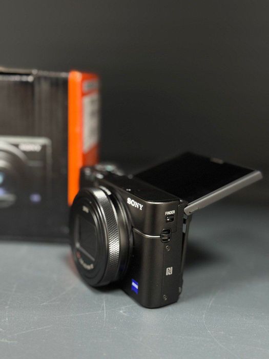 Sony Cyber-Shot RX100VII
