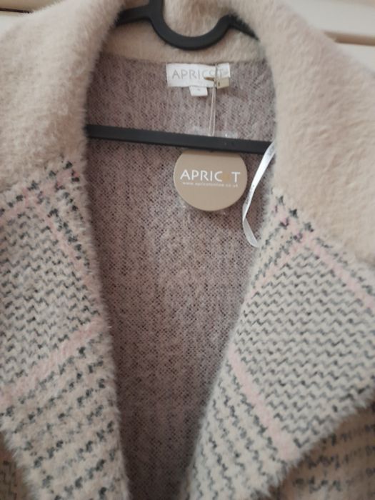 Pardesiu nou Apricot