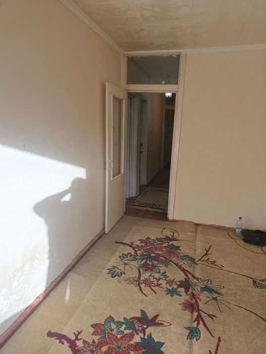 Продам 3ком кв 4мик 1этаж вдоль дороги