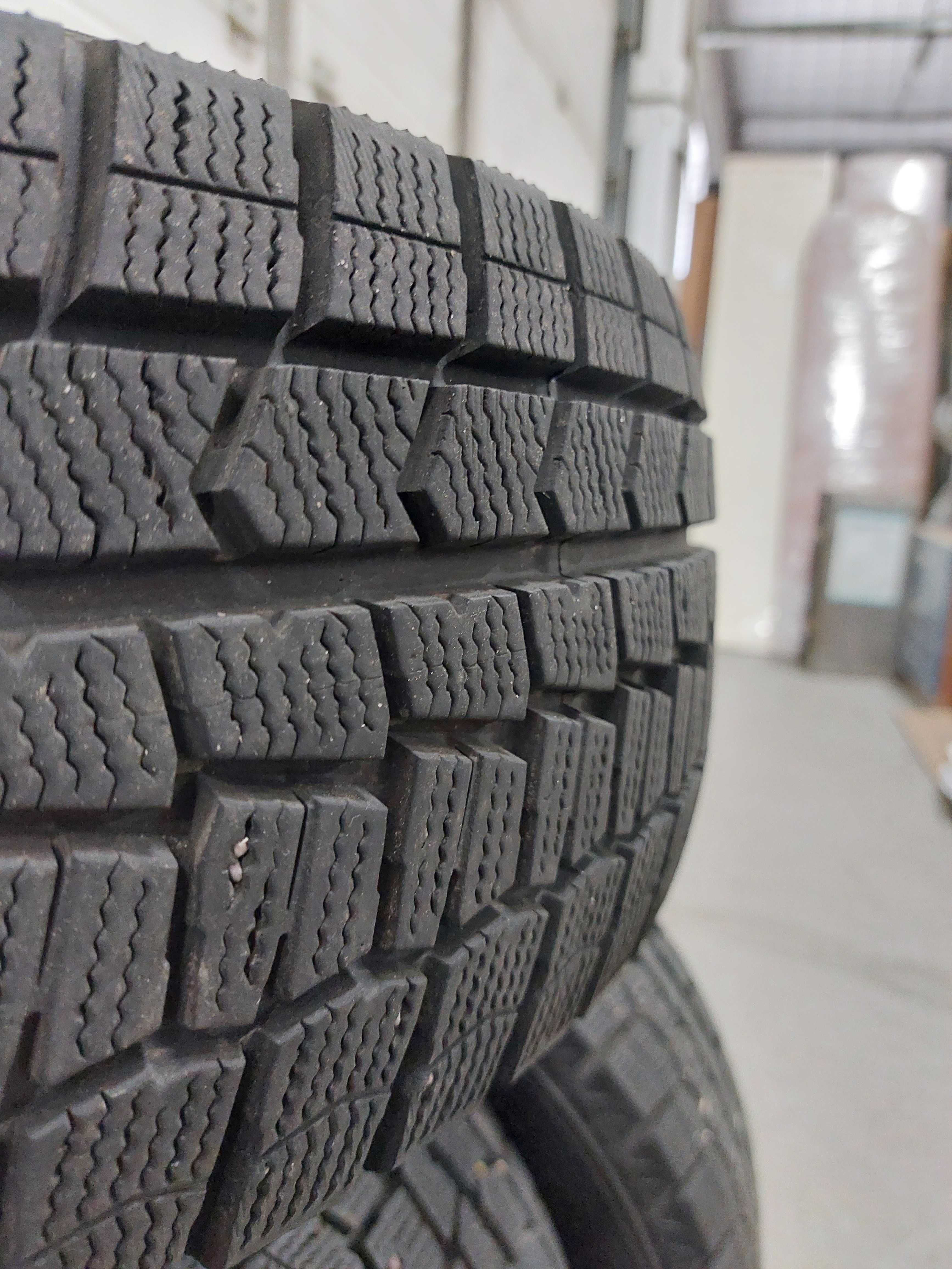 Продам комплект зимних шин 195/65R15 Dunlop Winter MAXX WM 02 91T