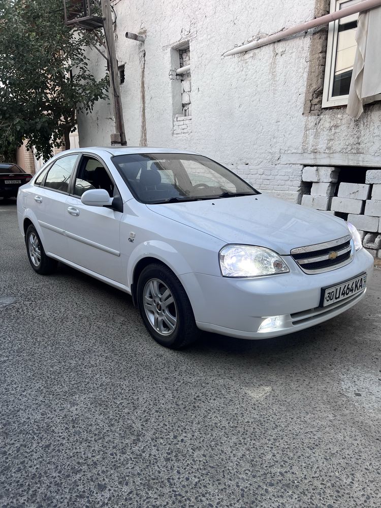 Sotiladi Lacetti Avtomat 2012