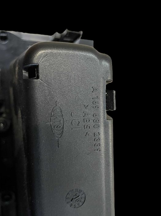 Интериорен панел, лайстна от централна конзола на Mercedes w169, w245