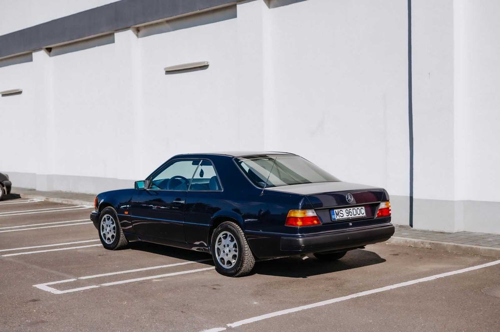 Mercedes‑Benz 200CE Vehicul istoric atestat.