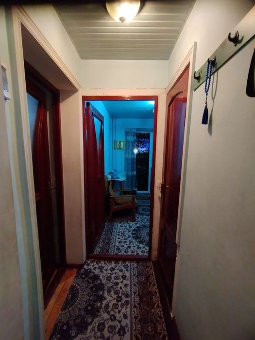 Chorsu bozori yonida Eski chorsu gastinsa roʻparasida