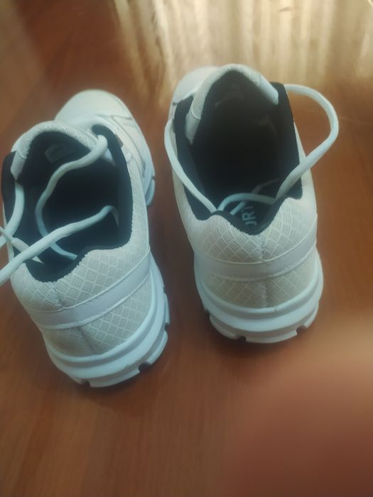 Кросовки новые спортивные размер 45