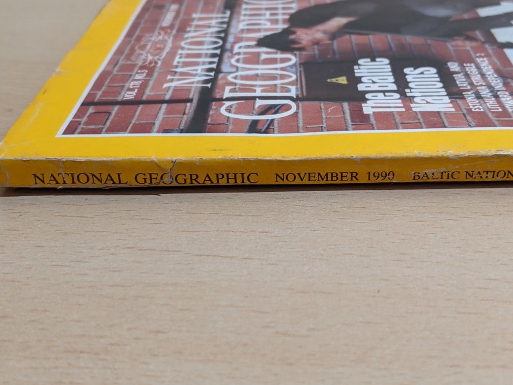 Revista National Geographic engleză 1990