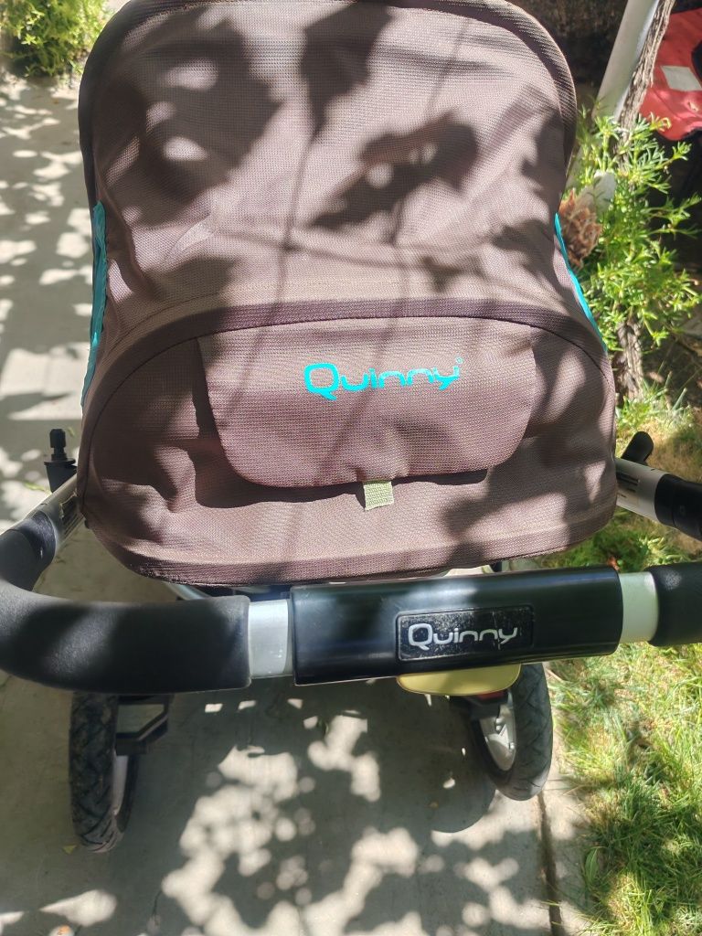 Продавам запазена детска количка Quinny с много екстри