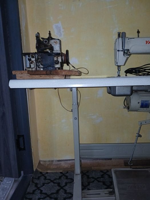 Togri tikuv mashinasi averlok