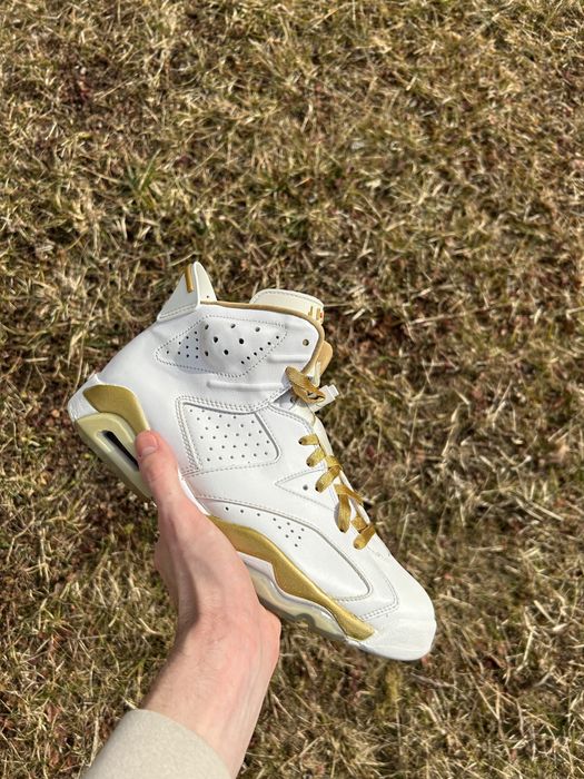 Jordan Retro 6 Golden Moments Pack