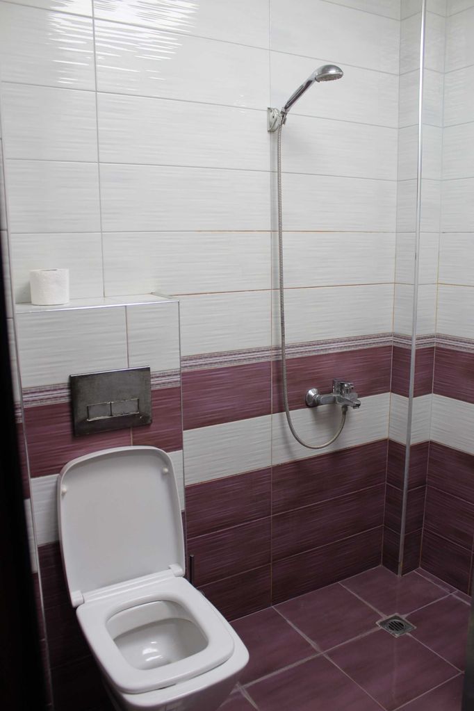 Продава се Едностаен апартамент в Пловдив, Кършияка - 37 кв.м за 2632 €/кв.м - Снимка #2