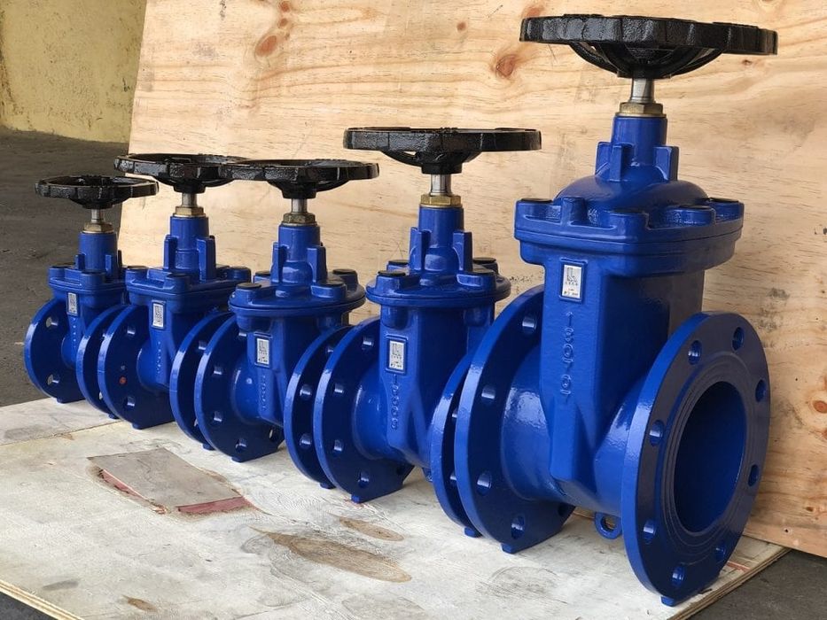 Задвижки чугунные шиберные фланцевые клиновые! Задвижки всех видов!