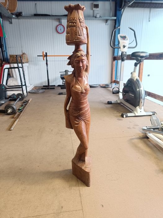 Голяма дървена статуетка от масивно дърво!