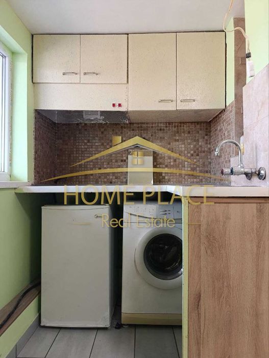 Дава се под наем Едностаен апартамент в Варна, Център - 12 кв.м за 306 € - Снимка #3