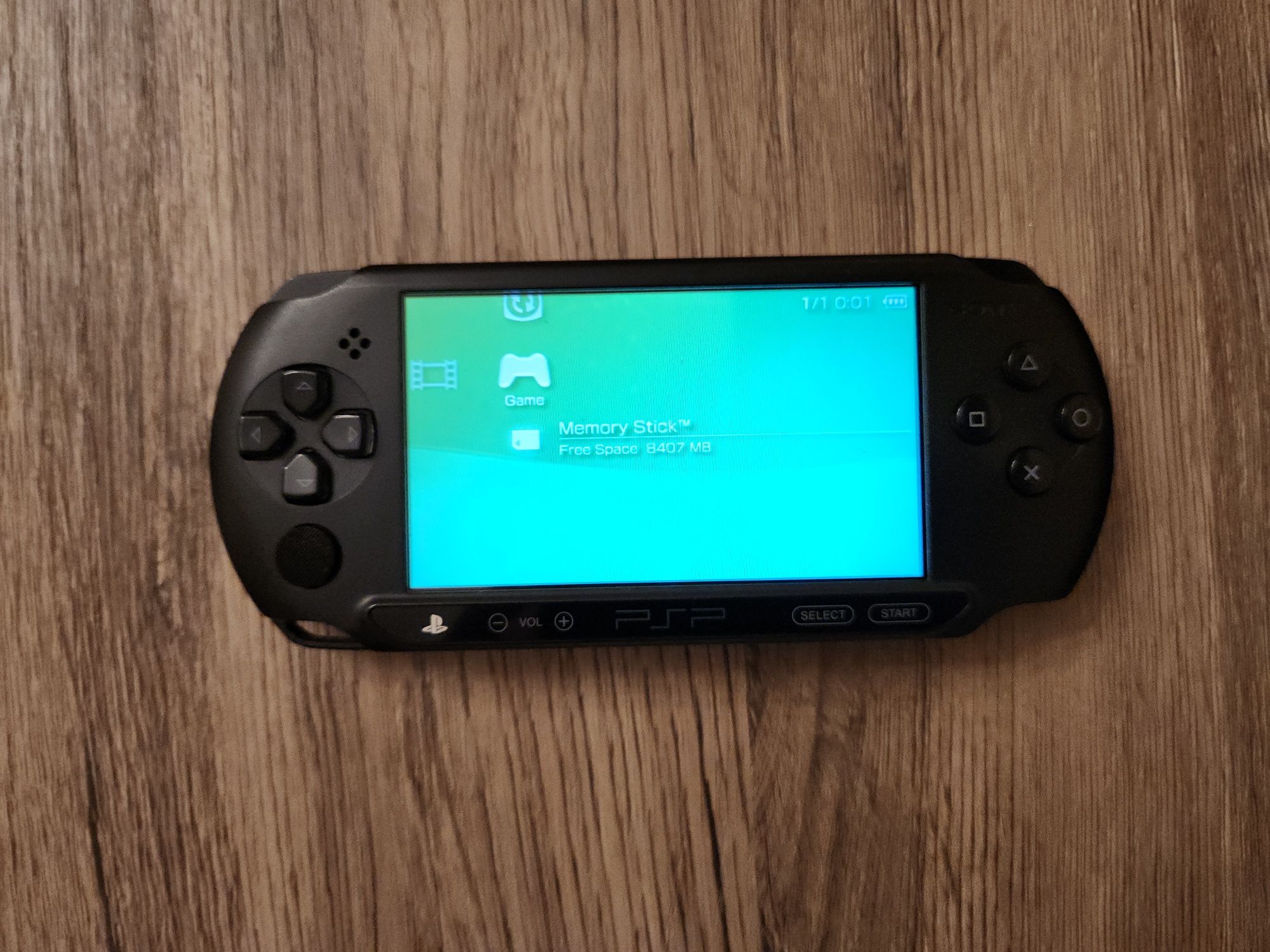 PlayStation Portabil (PSP) Street (E1004) - modat, complet fct., 64GB