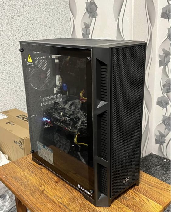 Геймърски компютър - i5 4430/ RX 570/ Ram 8GB/ ssd 128GB Hard disk 1TB