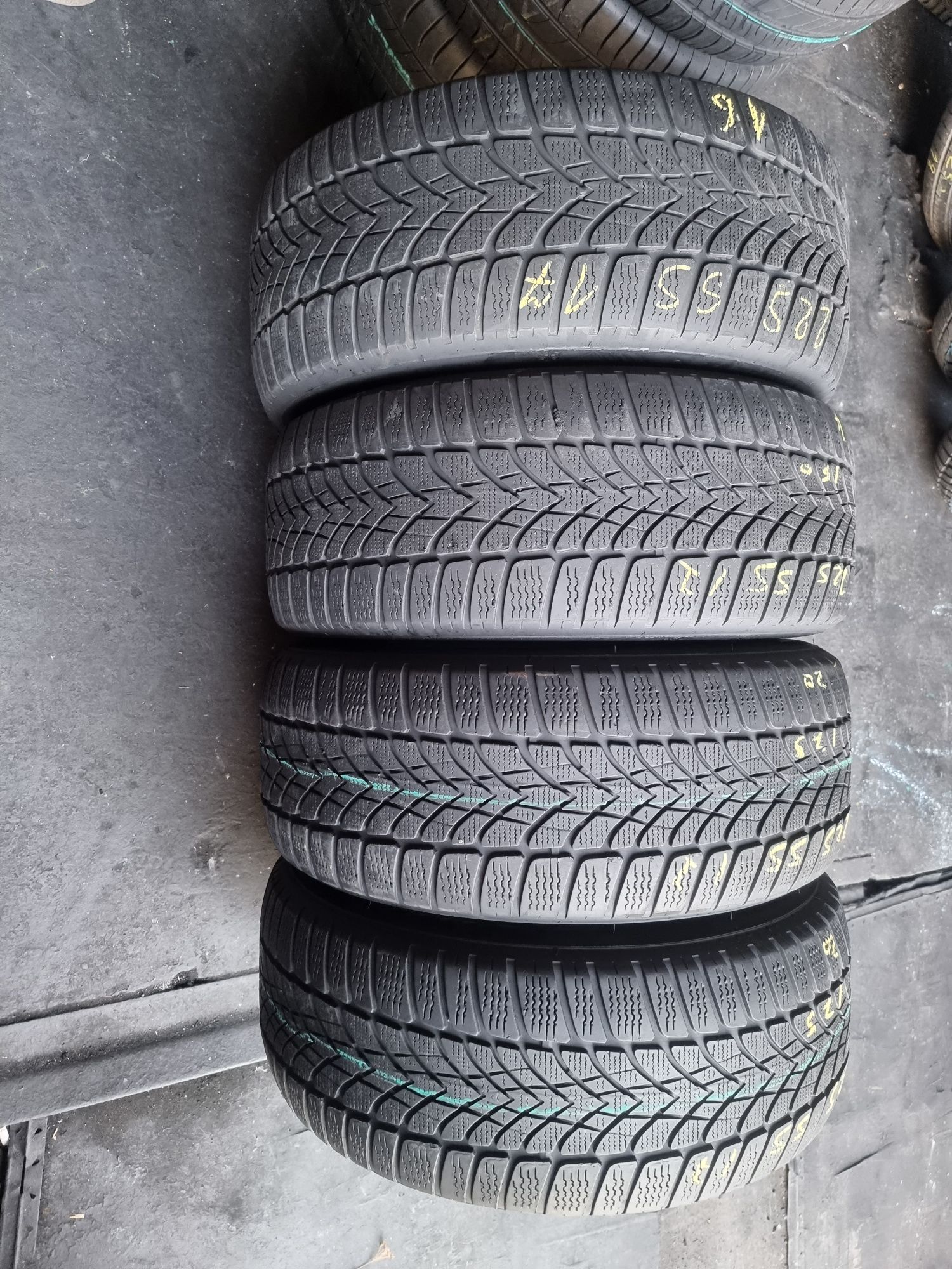 225.55.17 dunlop m+s doua buc