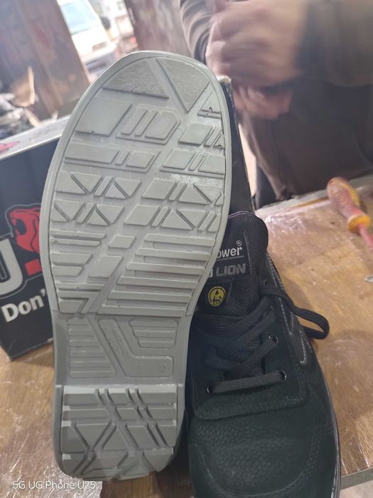 Нови Работни обувки